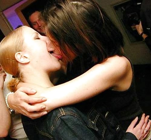 Dolce bacio lesbico
 #20487918