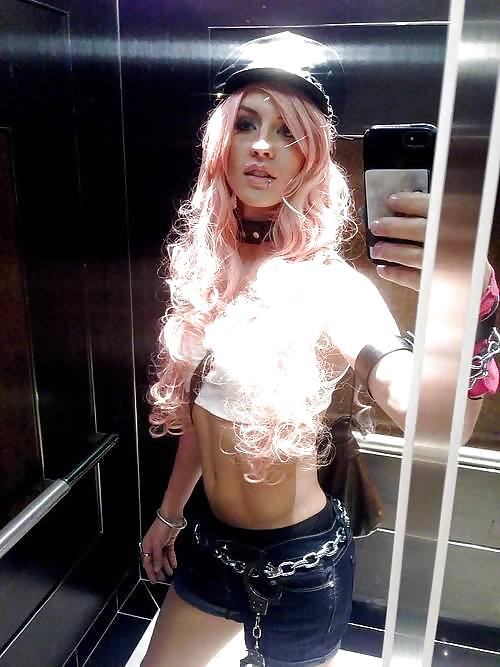 Joven crossdresser
 #21327418