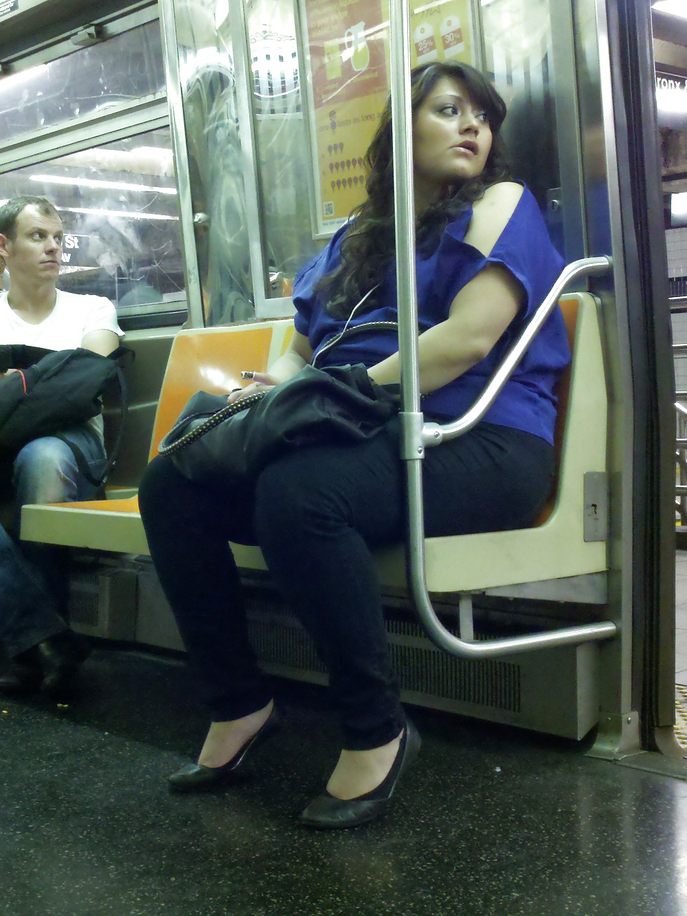 ニューヨークの地下鉄の女の子22
 #5197958
