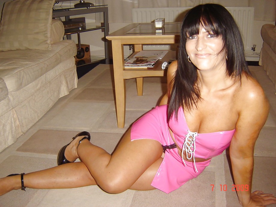 Uk Amateur MILF En Pvc Rose #3888283