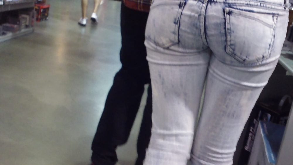 Some nice butts and ass on the street in tight jeans  #14529386