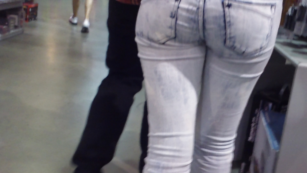 Some nice butts and ass on the street in tight jeans  #14529400