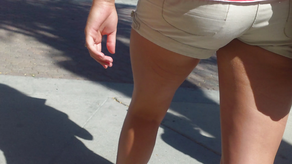 Some nice butts and ass on the street in tight jeans  #14530771