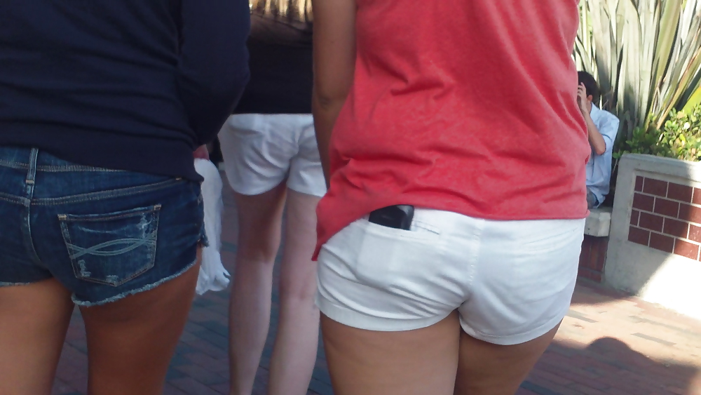 Some nice butts and ass on the street in tight jeans  #14531686