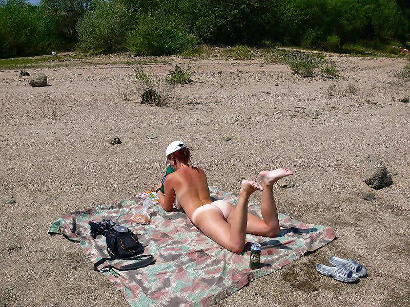 Pelirrojas desnudas en la playa
 #829435