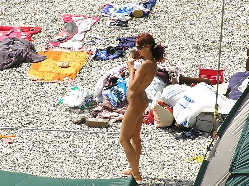 Pelirrojas desnudas en la playa
 #829575