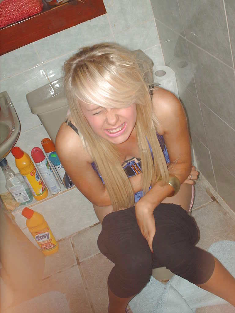 Teens In Toilet #2321616