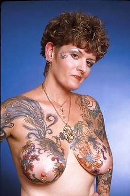 刺青をした女性と女性の写真
 #3461359