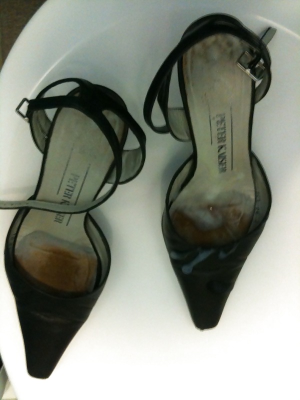 Schuhe der Kollegin besamt #16511079