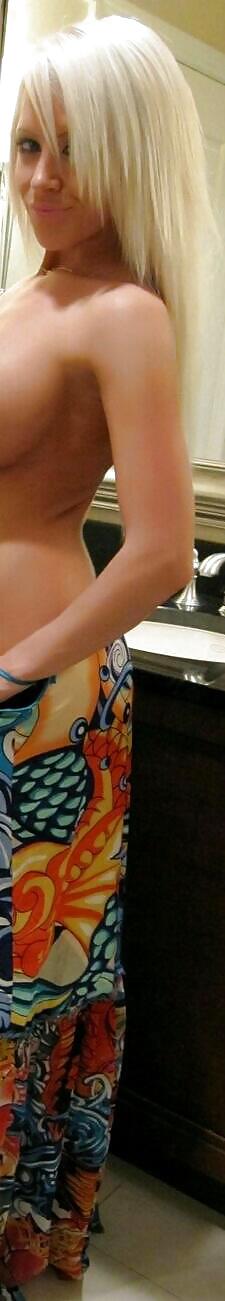 Rubia caliente
 #14402500