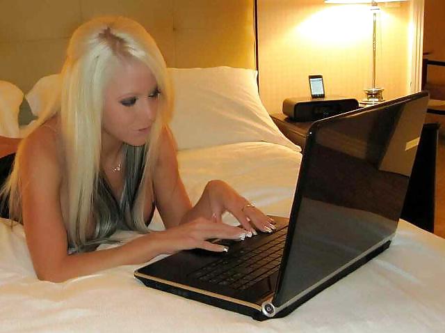 Rubia caliente
 #14402515