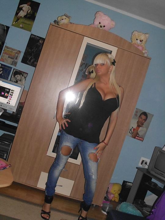 SmutDates Username:  USAEscort4U #8284967