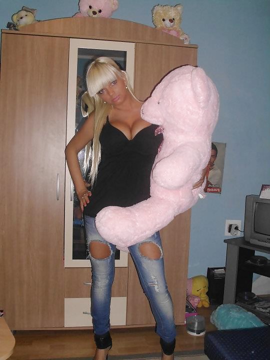 SmutDates Username:  USAEscort4U #8285041