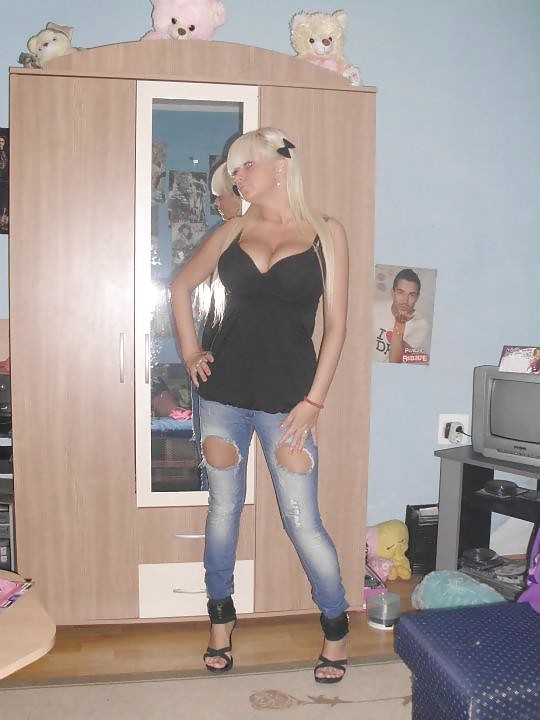 SmutDates Username:  USAEscort4U #8285096