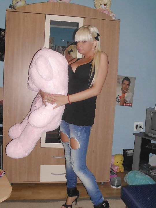 SmutDates Username:  USAEscort4U #8285172
