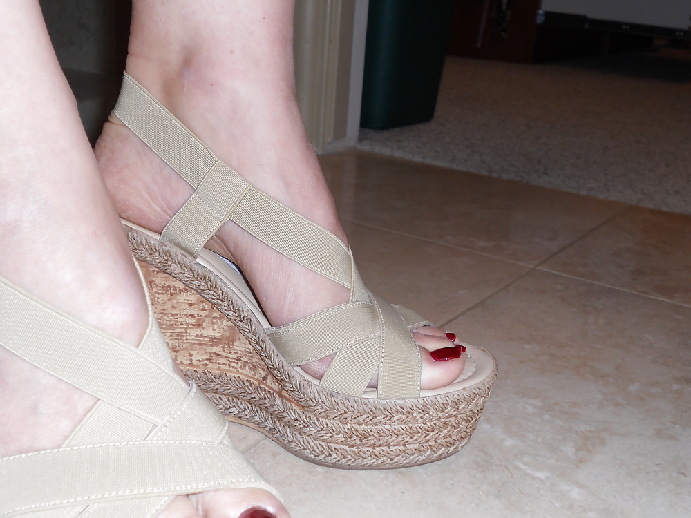 Wedge Tease - Misshotwife