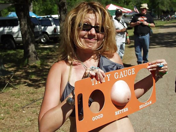 綺麗なおっぱい 3 (1 in bra 1 out) by troc
 #9163232