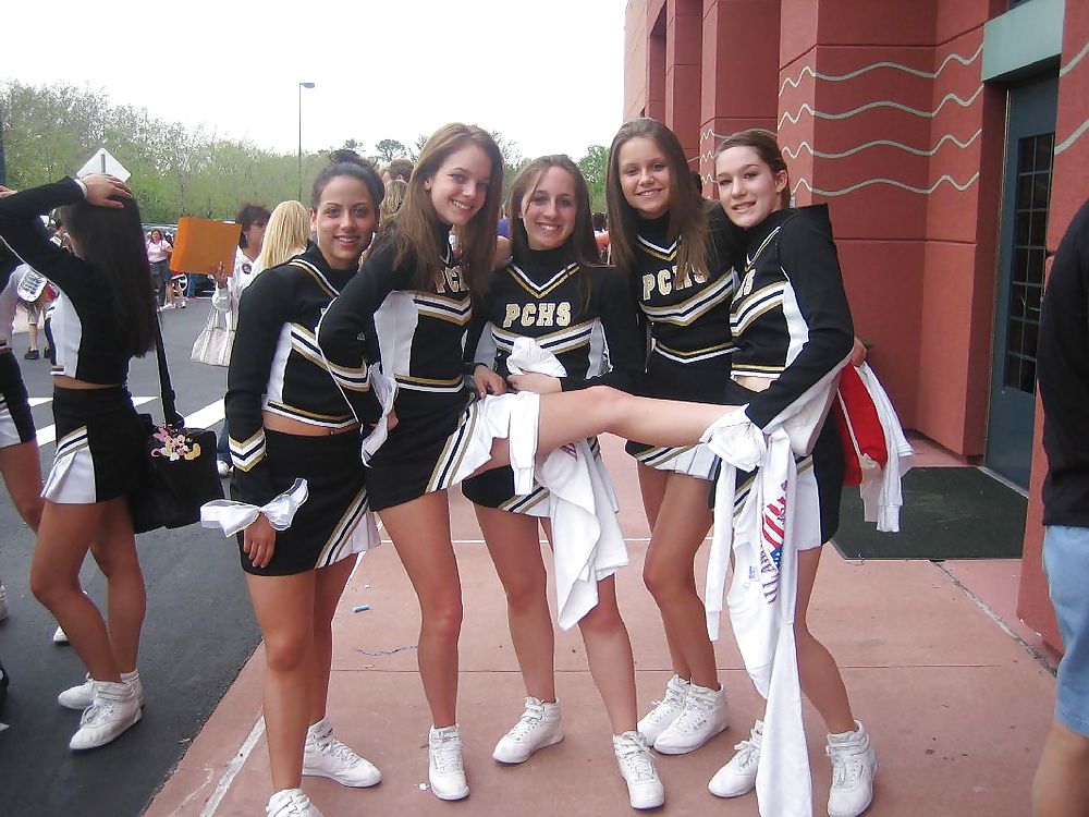 チアリーダーズ エロティカ 8 by twistedworlds
 #10170525