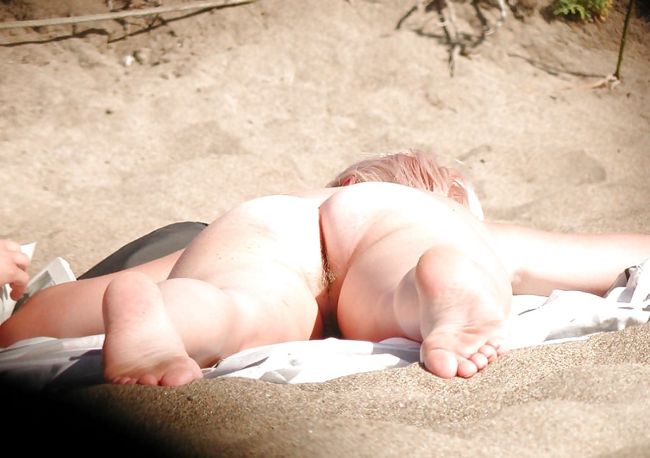 Nudismo 2
 #22657443