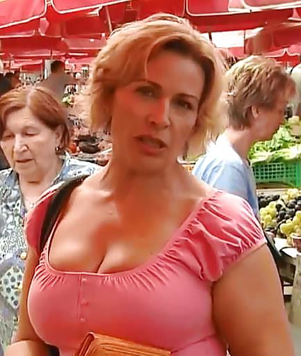 Ana Tomaskovic-cro Vollbusige MILF #17259941