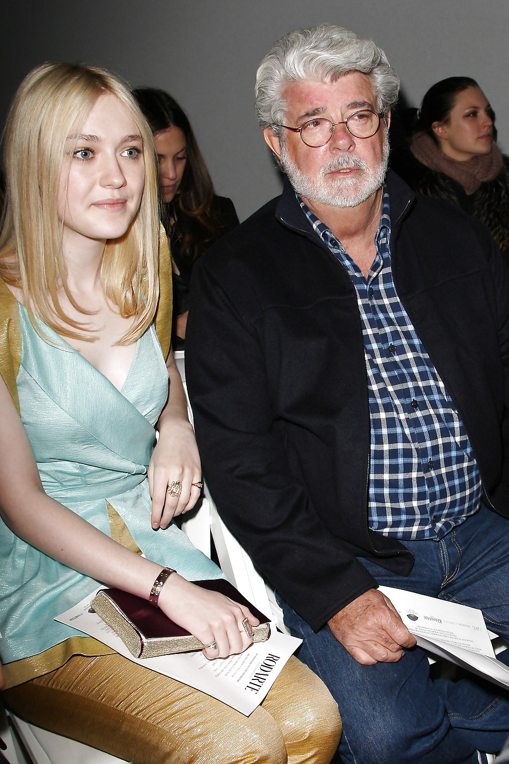 Dakota Fanning 美少女、美しい胸の谷間...
 #7411769