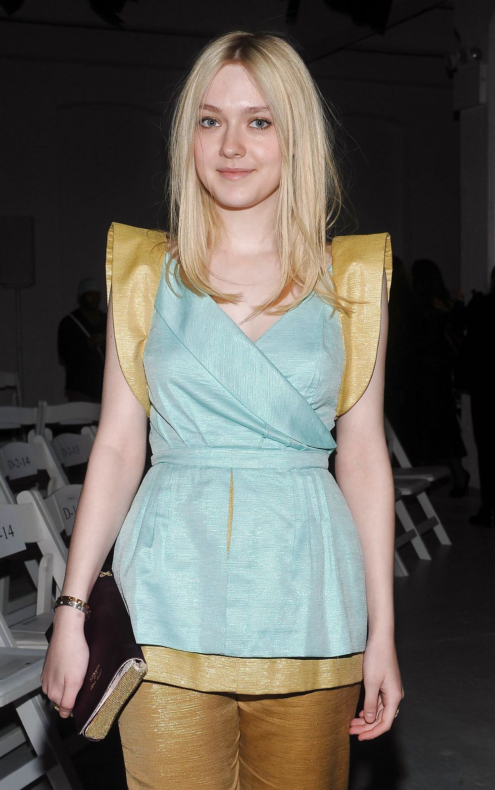 Dakota fanning bella ragazza, bella scollatura...
 #7411809