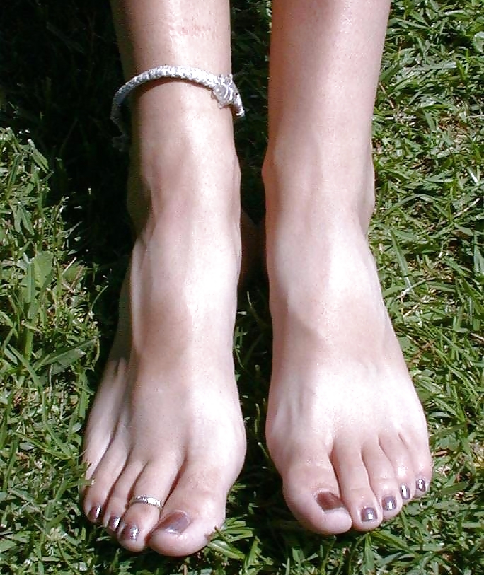 Sexy girls feets... #18396365