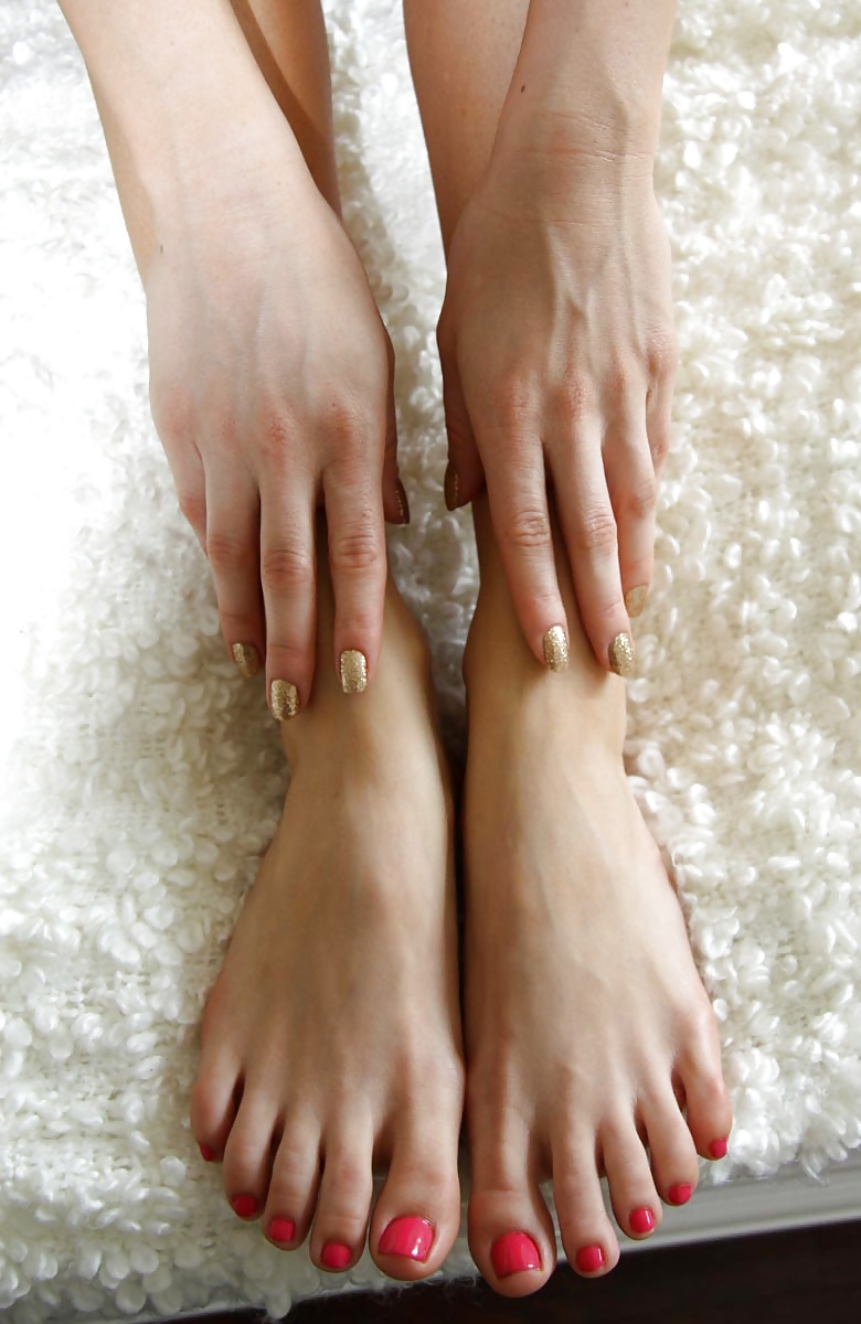 Sexy girls feets... #18396615