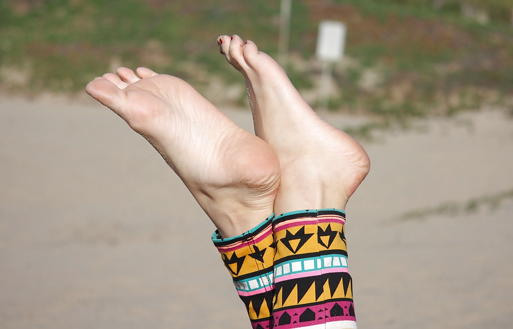 Sexy girls feets... #18396652