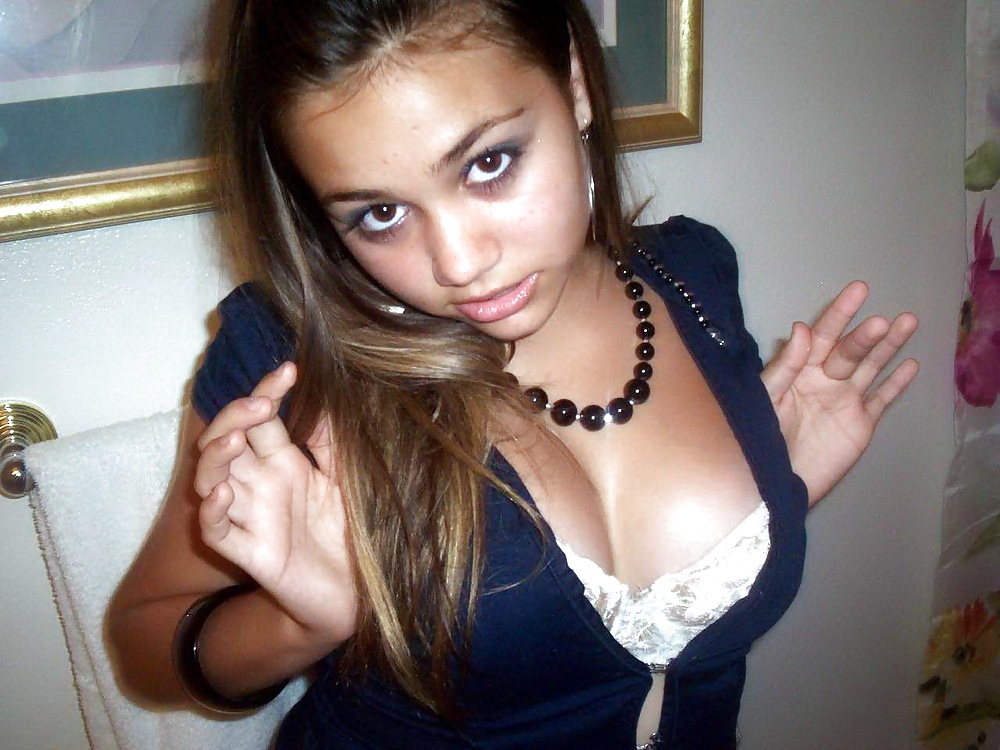 Giovane latina sexy
 #4505998