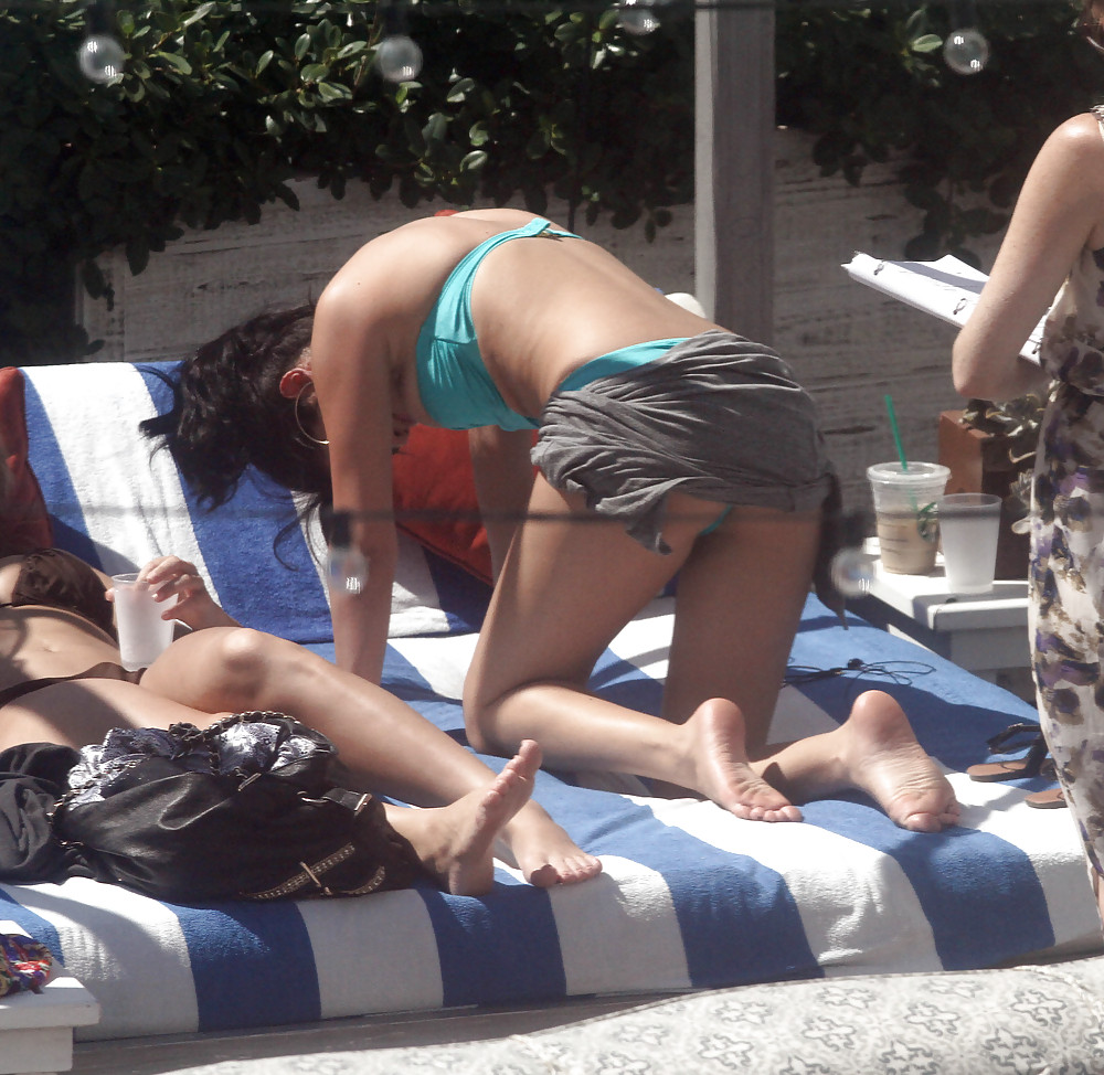 Selena Gomez Bikini At Pool In Miami Sep 17 2012  #13870544