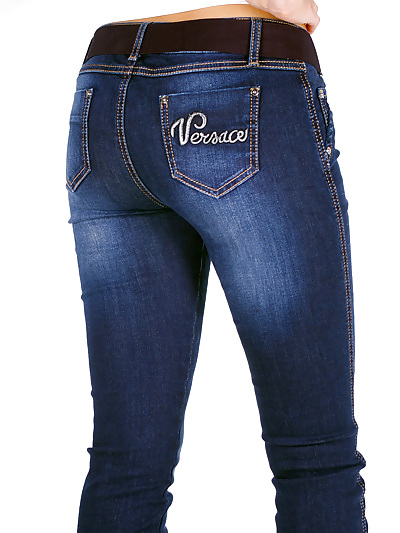 Grandes culos en jeans ajustados 
 #11913741