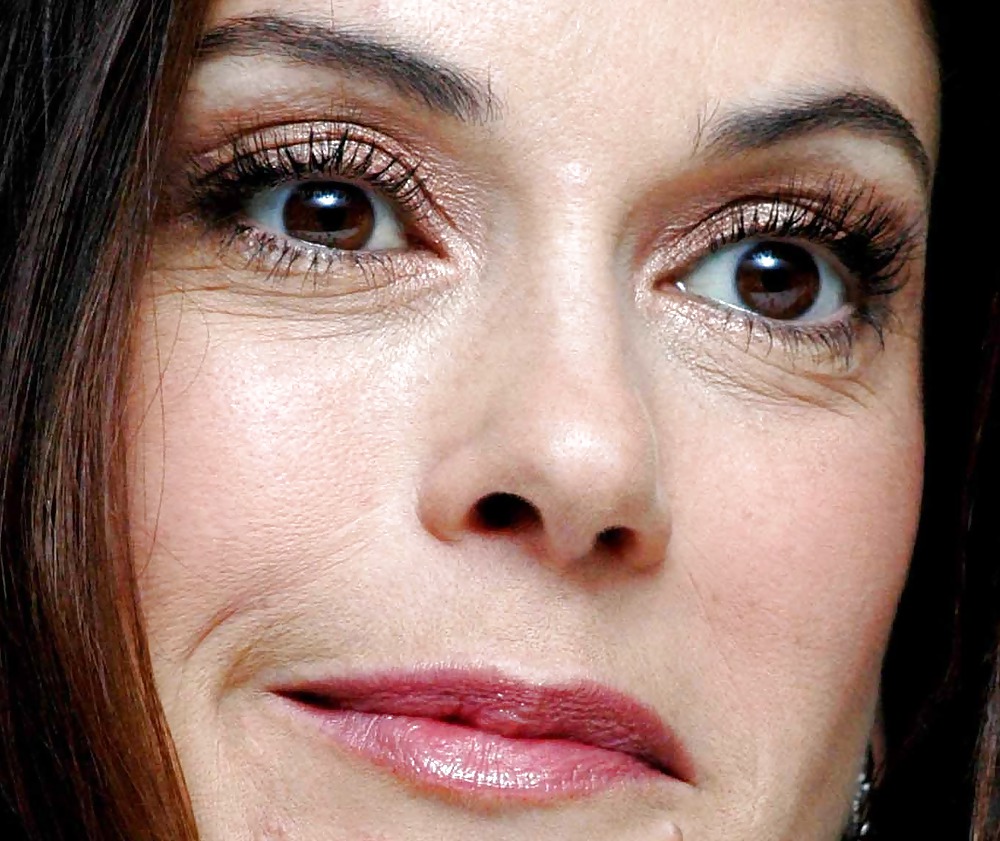 Teri Hatcher #8423345