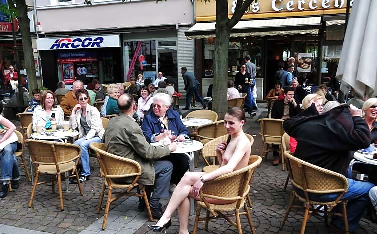 Mélanger Nue Et Baisée En Public 12 #15451975