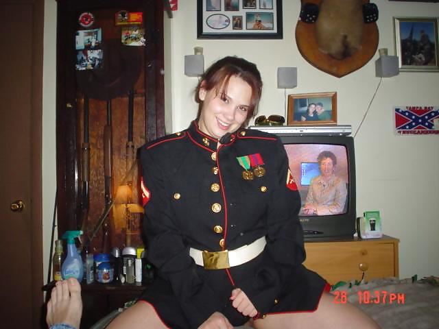Militia Women #9501040