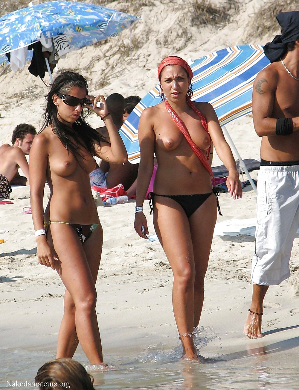 Chicas de verano - playa en topless
 #18652893