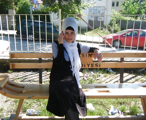 Arab Musulman Turc Hijab Turban-porter #18609439