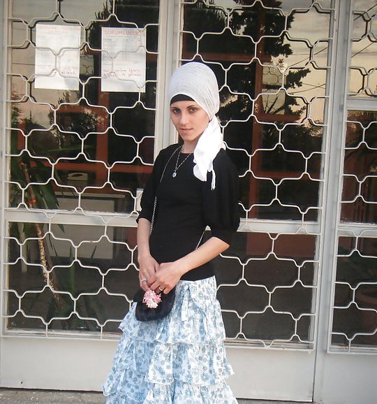 Arab Musulman Turc Hijab Turban-porter #18609454