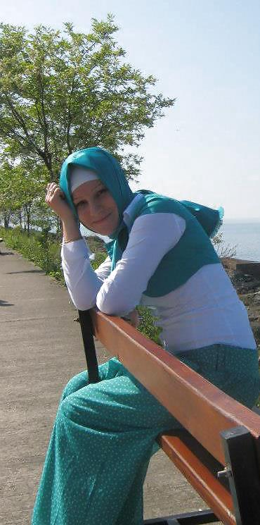 Arab Musulman Turc Hijab Turban-porter #18609581