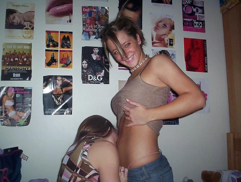 レズビアン・ティーン・ガールズ・エロティカ 2 by twistedworlds
 #13980873