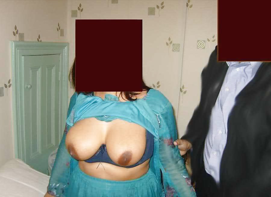 Indecent Pakistani hubby n wife