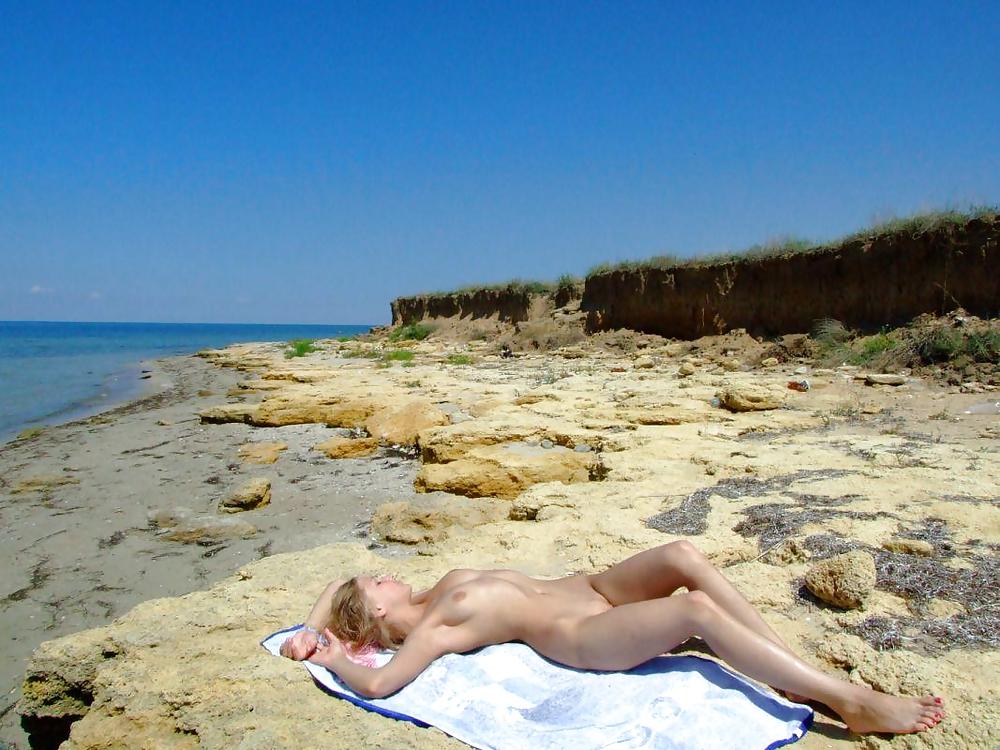 Ragazze nude sulla spiaggia
 #842004