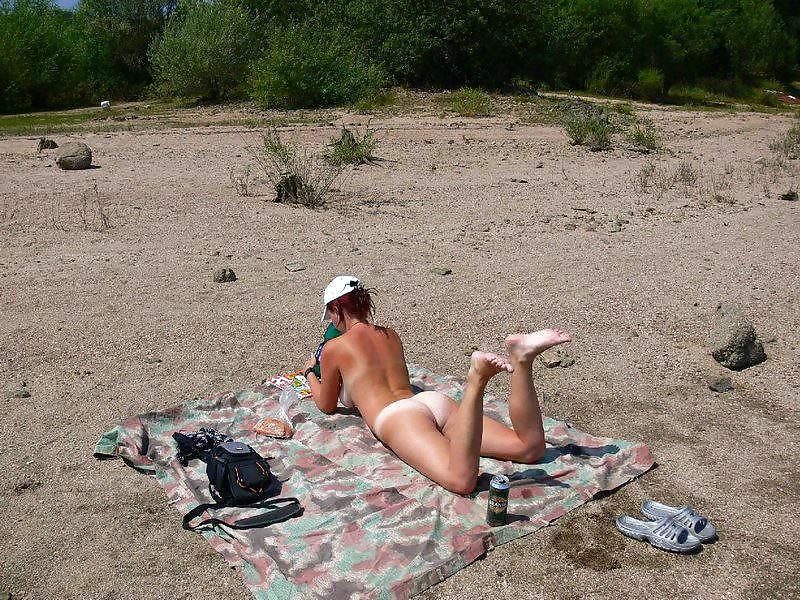 Ragazze nude sulla spiaggia
 #842172