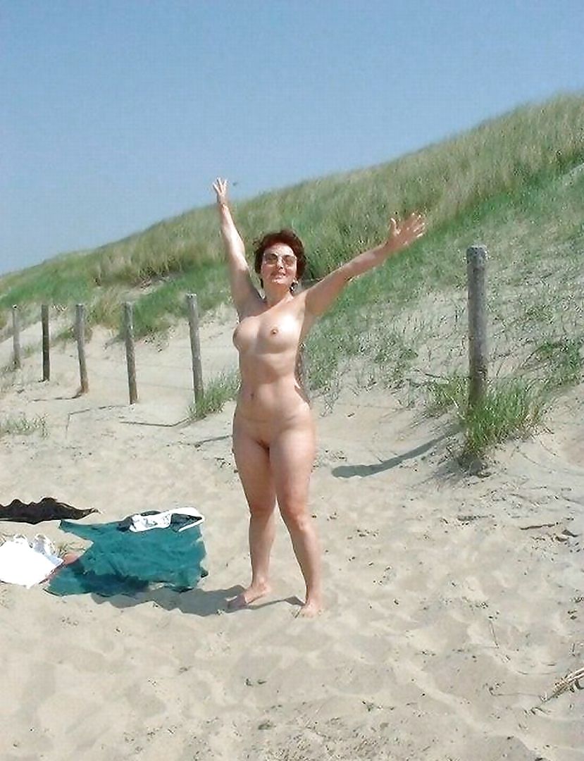 Spiaggia nudista adolescenti
 #1926494