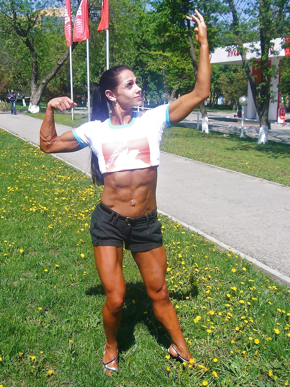 Cuerpos duros (chicas en forma y muy musculosas)
 #9172093