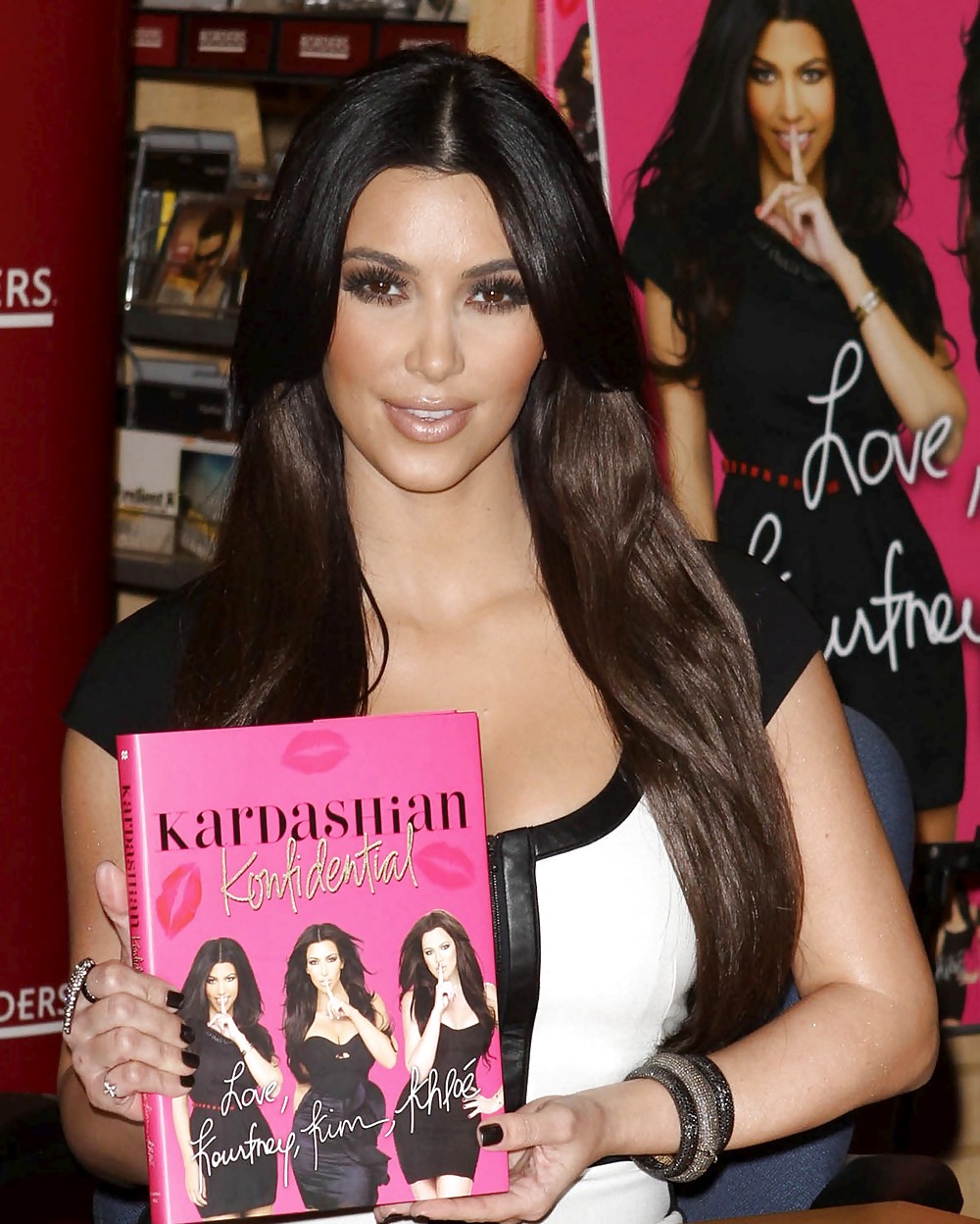 Kim Kardashian Konfidental Signierstunde In Los Angeles #2302497