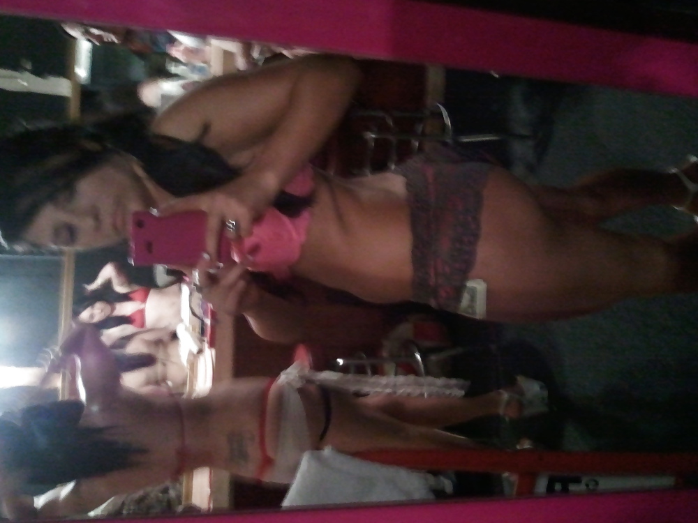 No desnuda detrás de la escena strippers
 #7221778