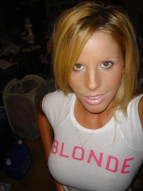 Blondie
 #2570172