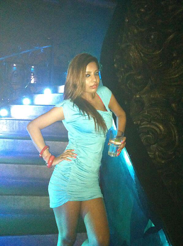 Desi & nri girls gone wild in parties
 #20754316