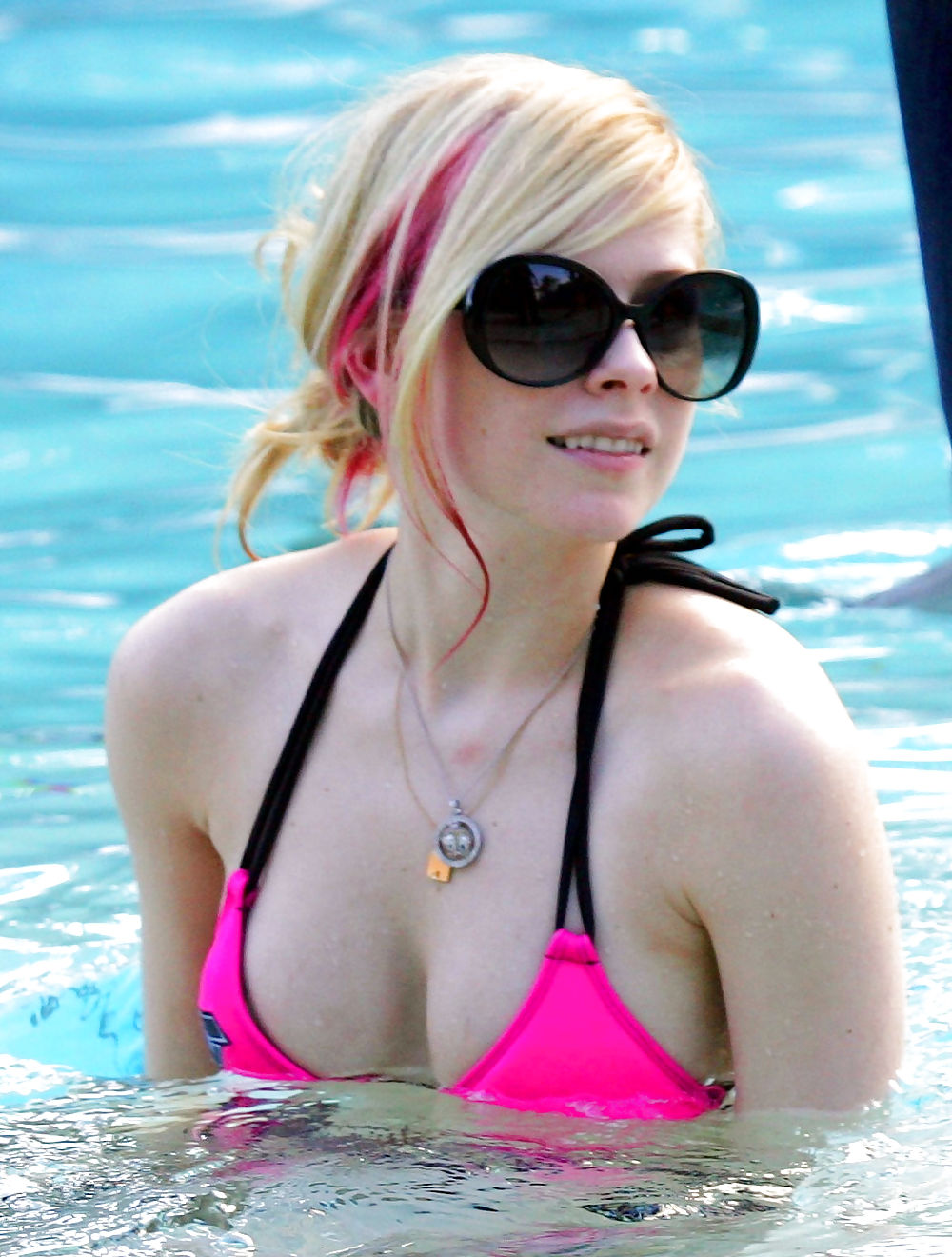 Avril Lavigne - Titten & Arsch #11644898